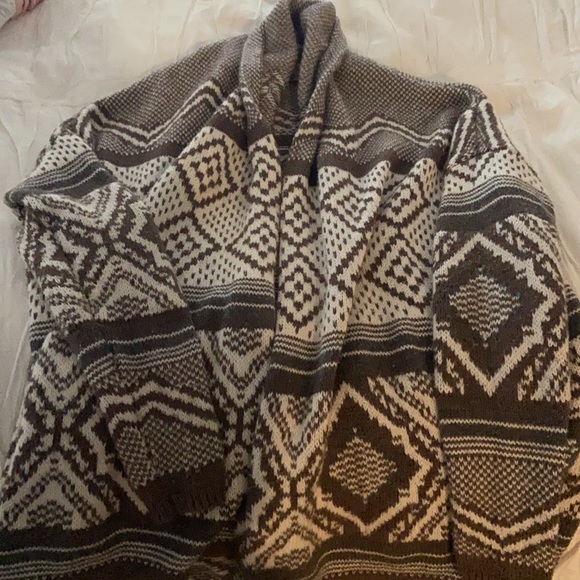 Old Navy Sweater cardigan with pattern - Picture 2 of 2